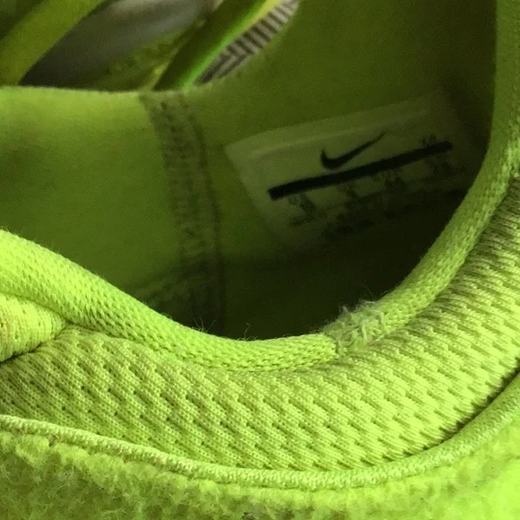 Size 10 Nike Sneakers! Free shipping!! Worn condition - Picture 2 of 4